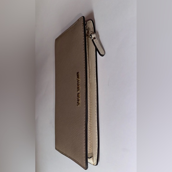 MICHAEL KORS-JET SET TRAVEL LARGE CARD CASE CARRYALL WALLET - Picture 7 of 9